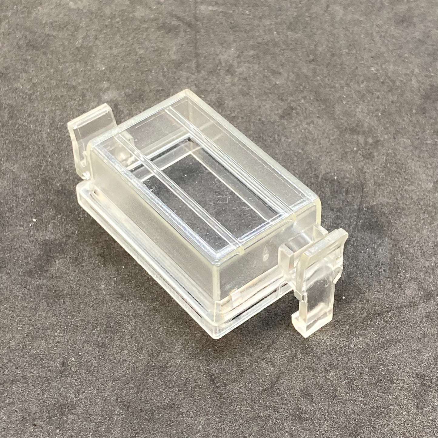Four-circuit fuse panel cover