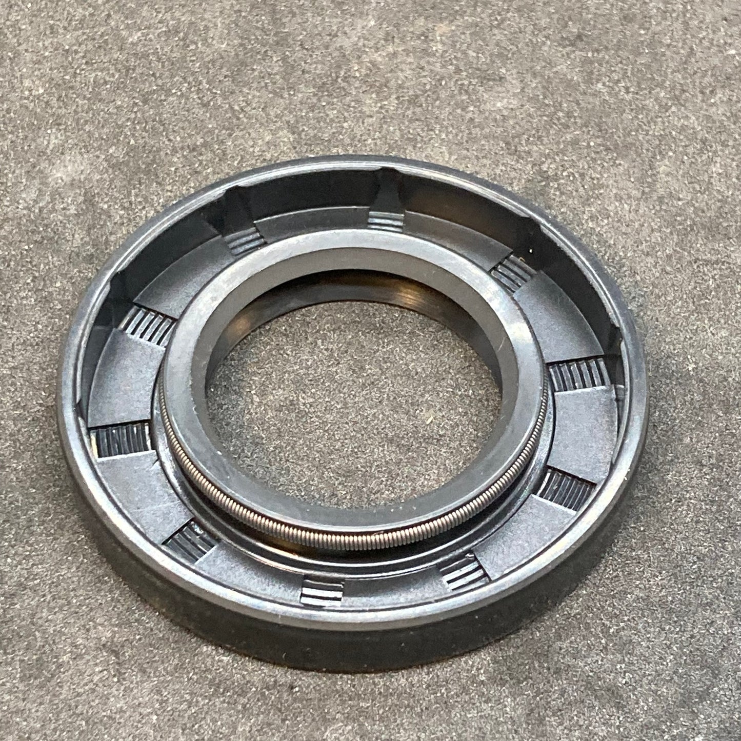 Axle seal 25x47x7
