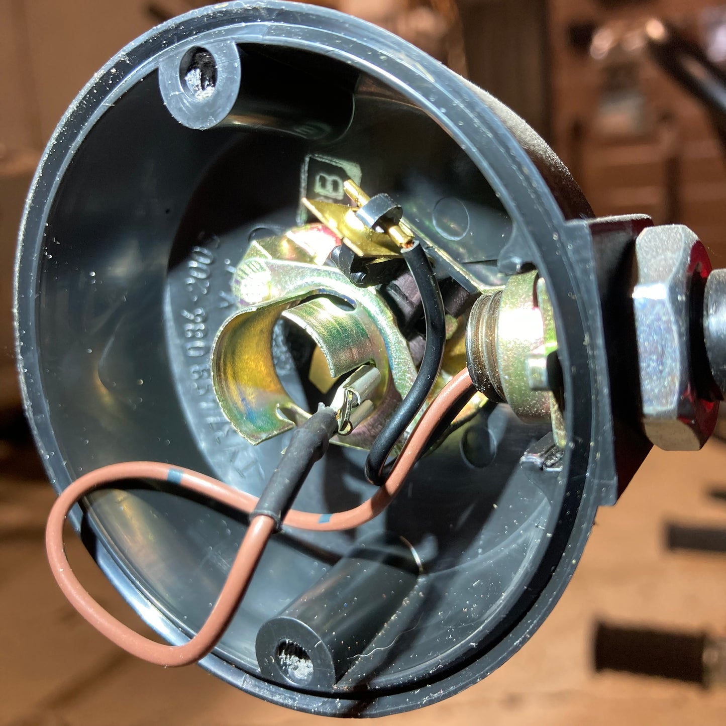 Left turn signal (front and rear)