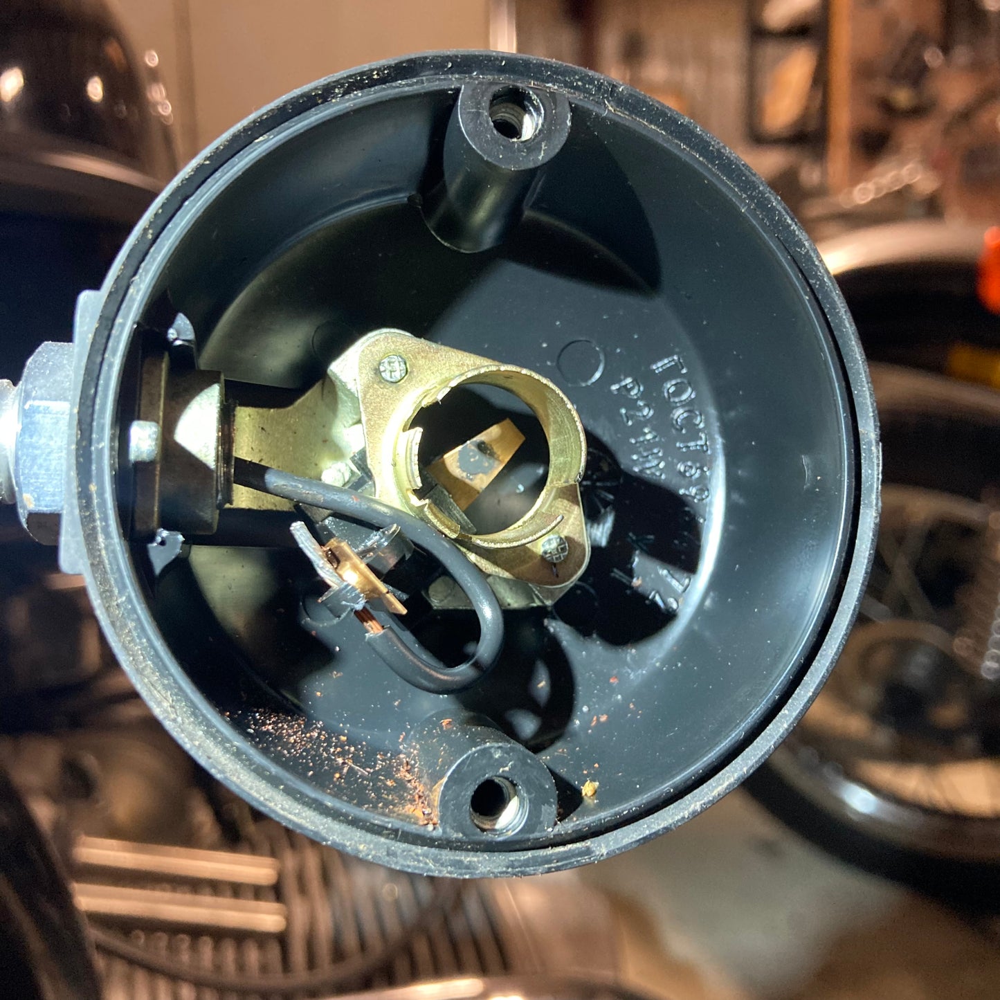 Left turn signal (front and rear)