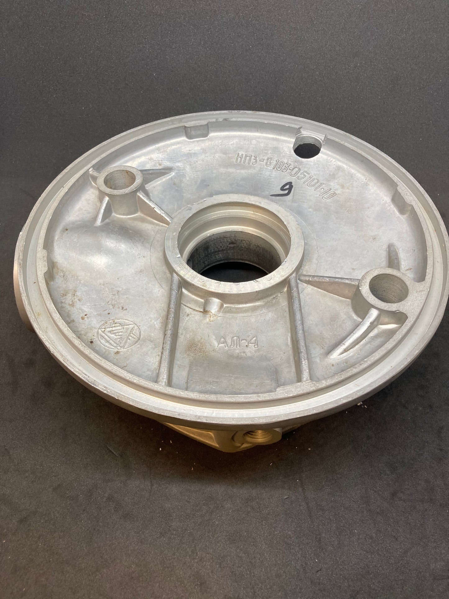 Final drive case for 1WD with drum brake