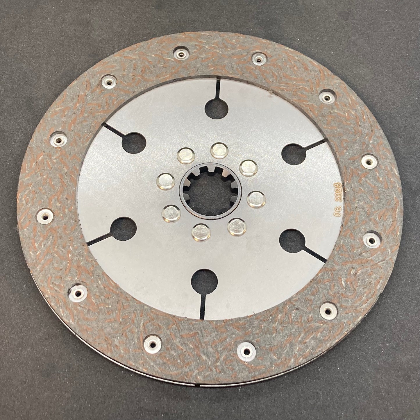 Clutch friction plate
