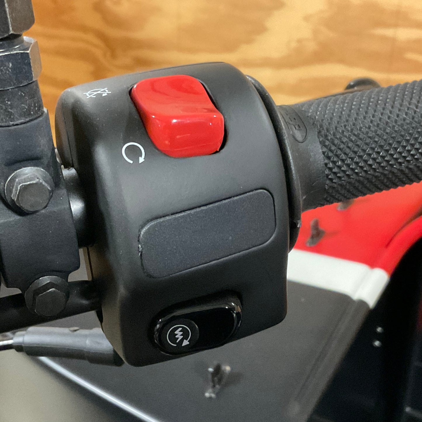 Cover for right switchgear