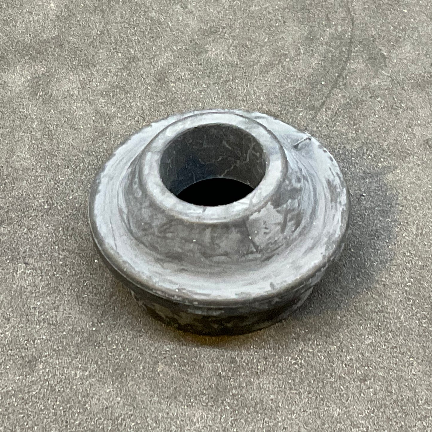 Pushrod tube seal (sealing cap)