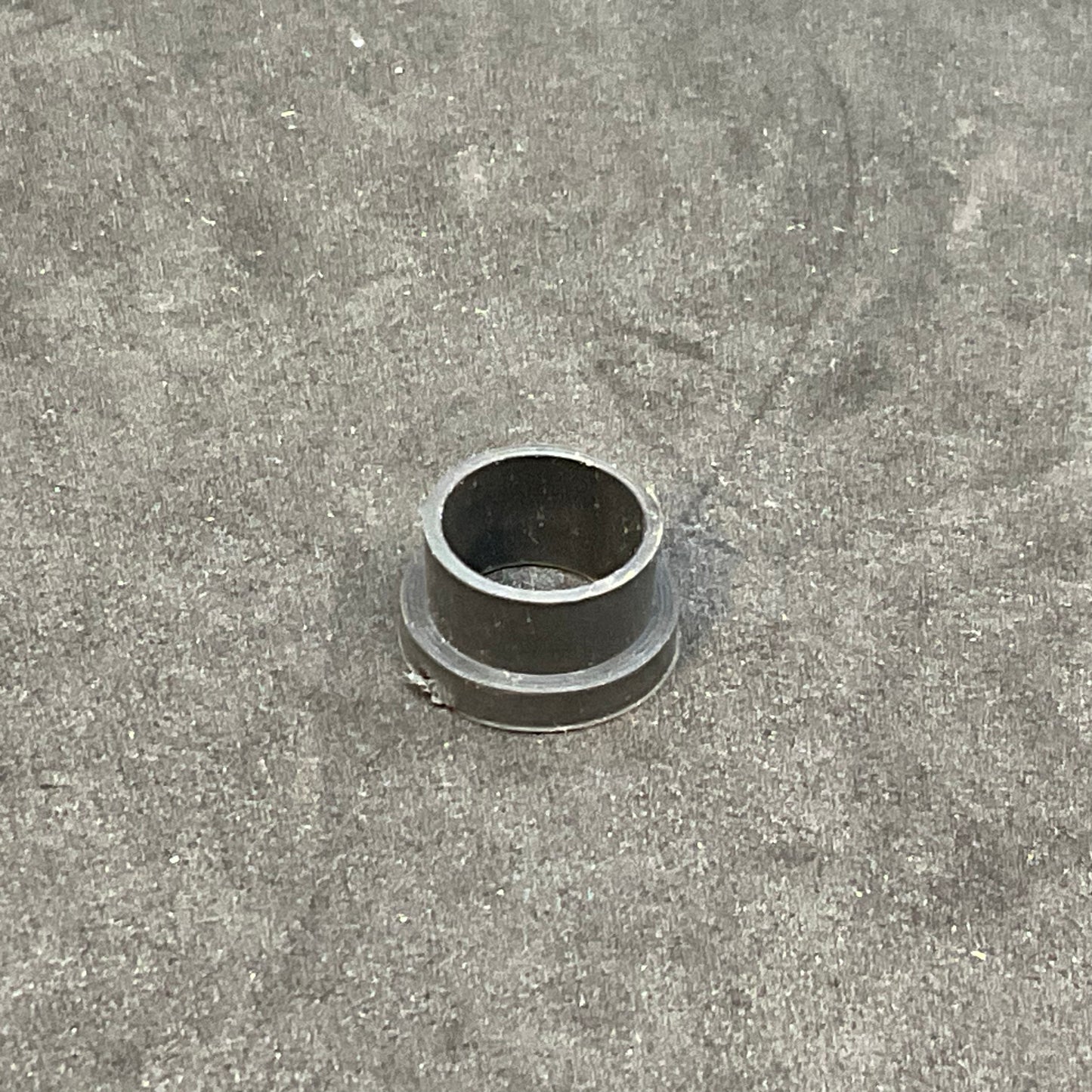 Filter insert bushing