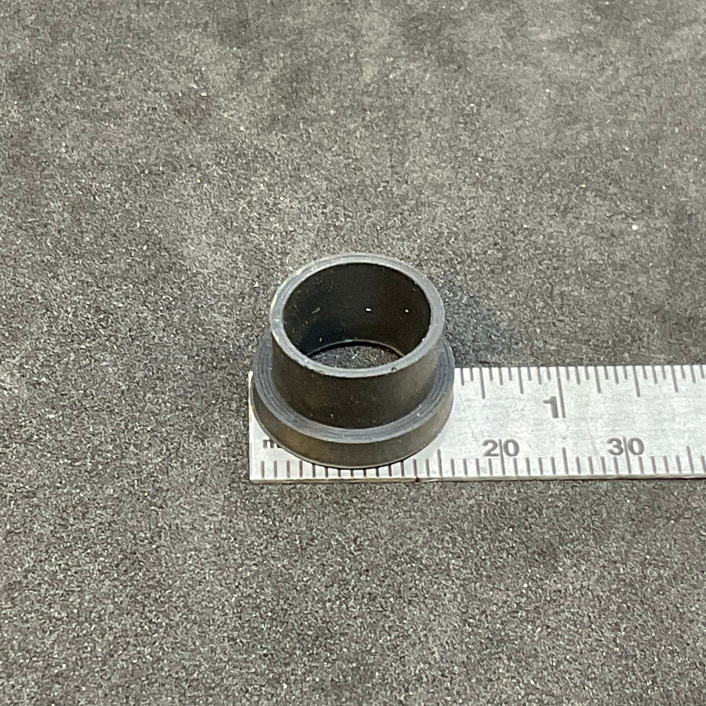 Filter insert bushing