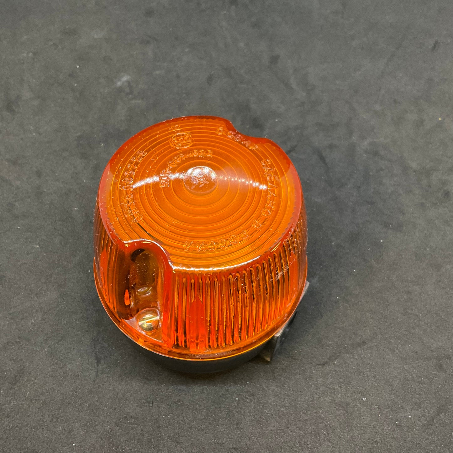 Left turn signal (front and rear)
