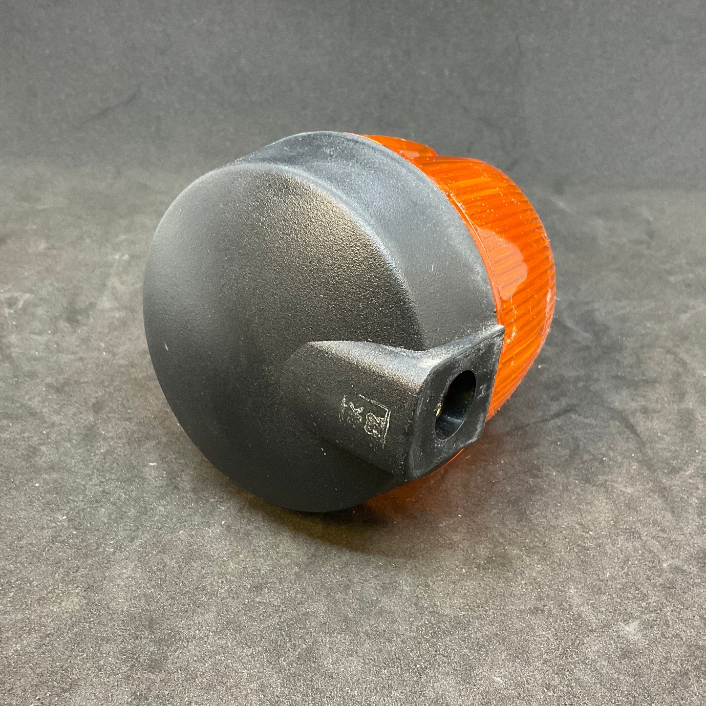 Left turn signal (front and rear)