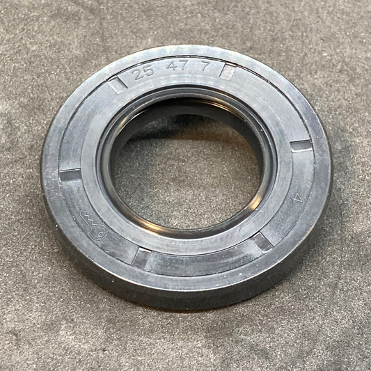 Axle seal 25x47x7