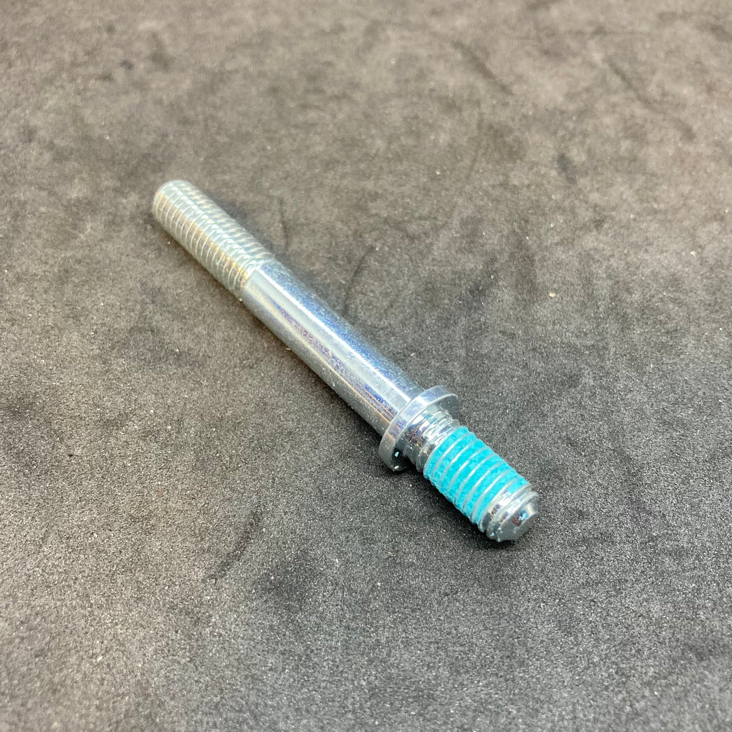 Cylinder head cover stud through 2018