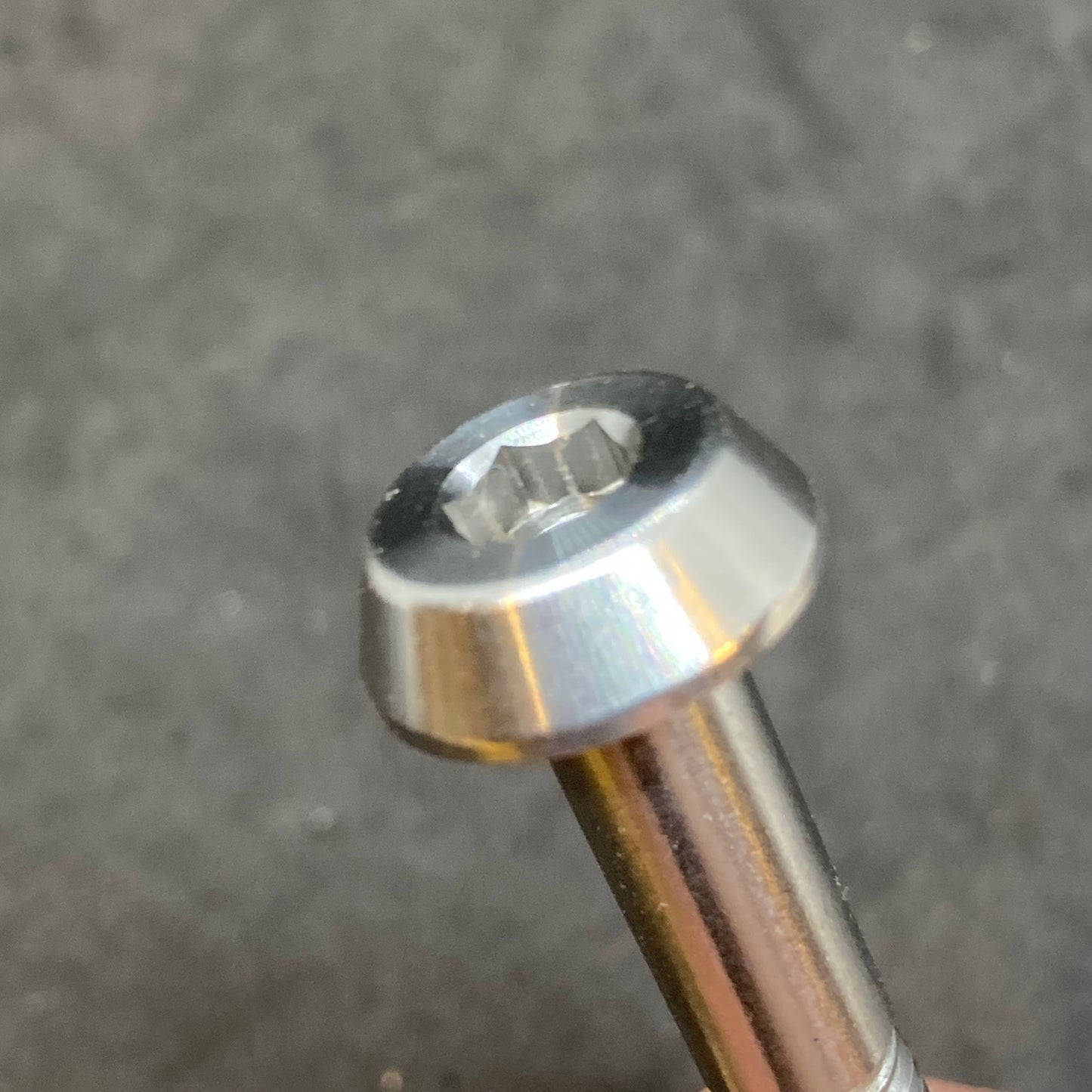 Head cover bolt, lower (short), 2019+
