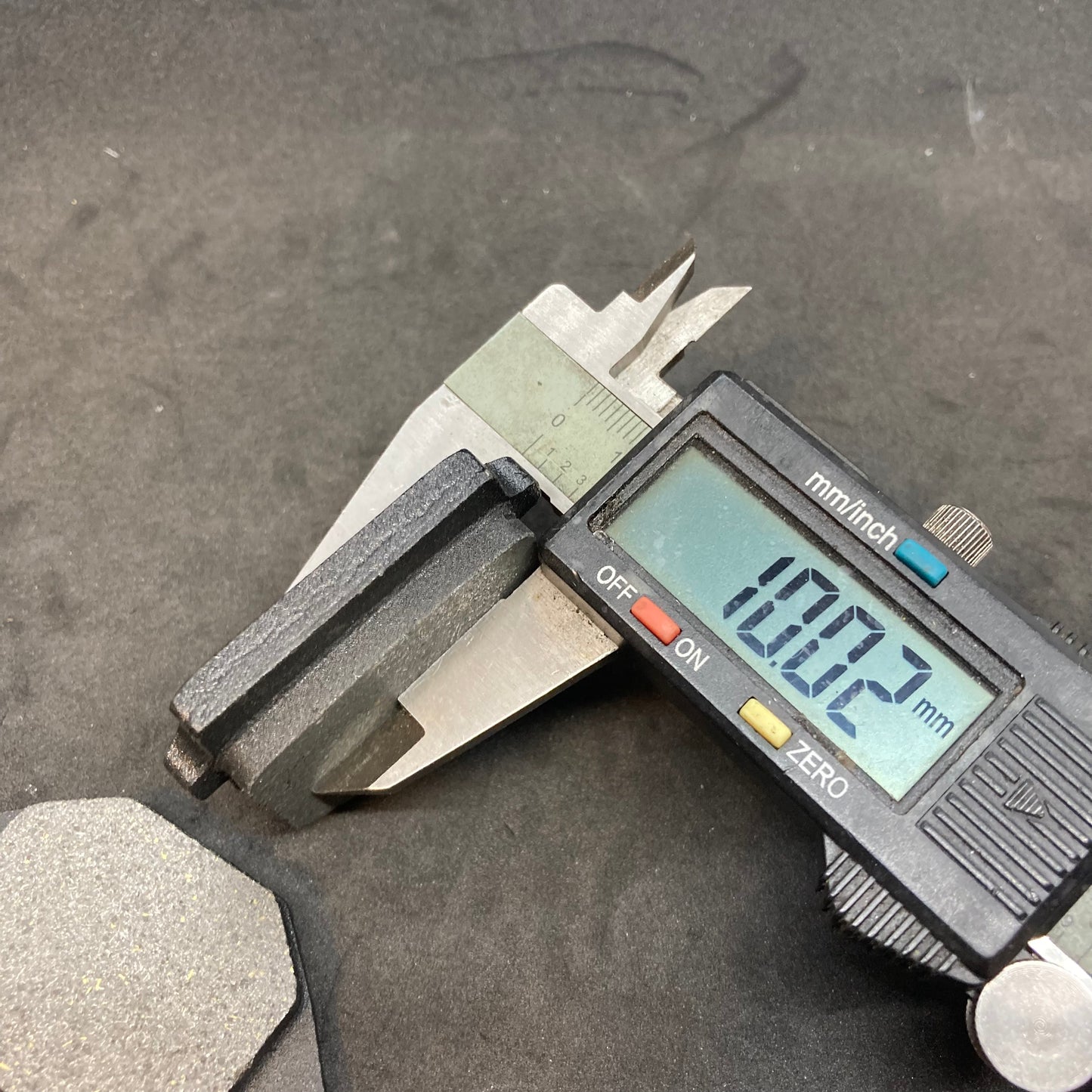 Parking brake pad set for 2022+