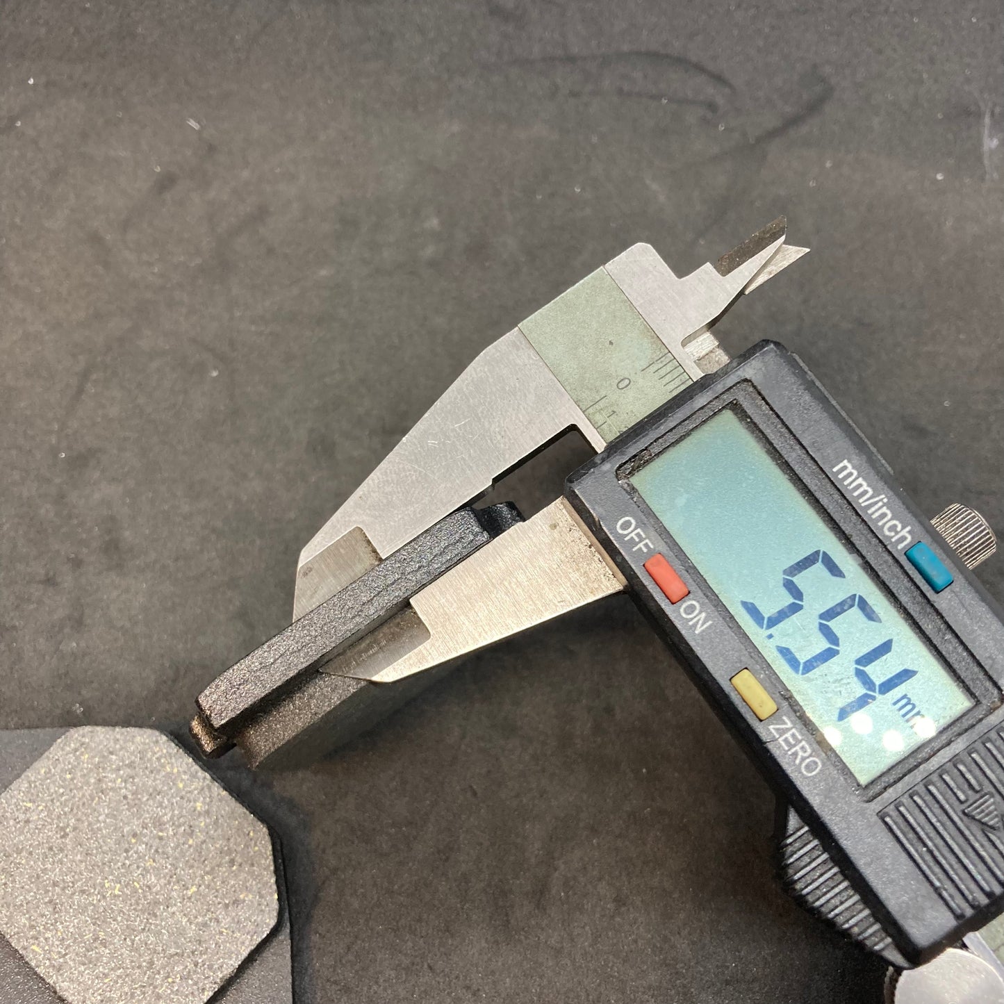 Parking brake pad set for 2022+