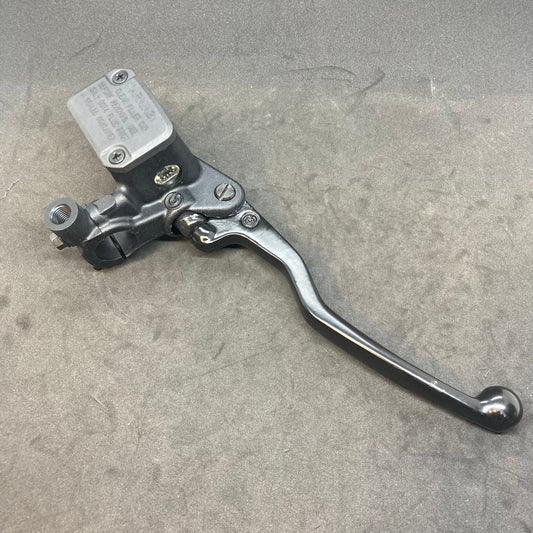 Front brake master cylinder assembly