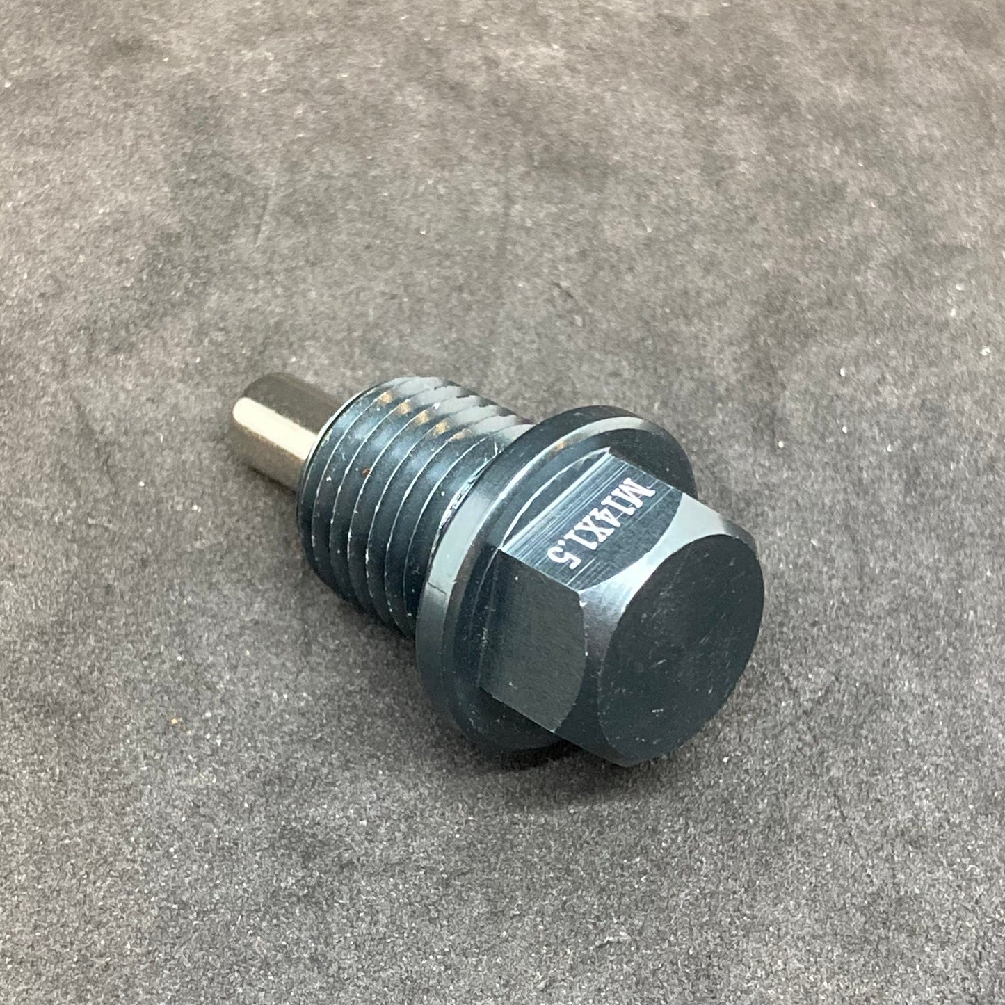 Magnetic engine drain plug (aftermarket)