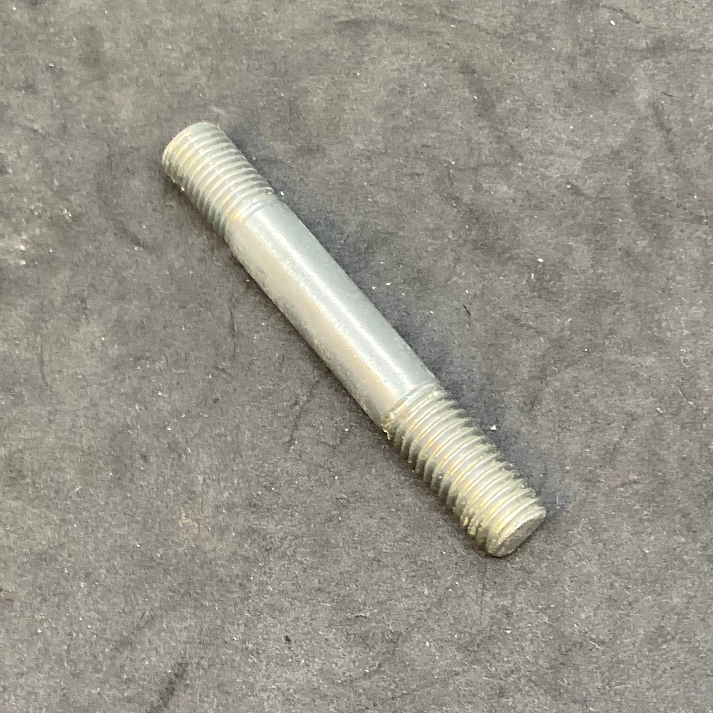 2WD Mounting Stud, short
