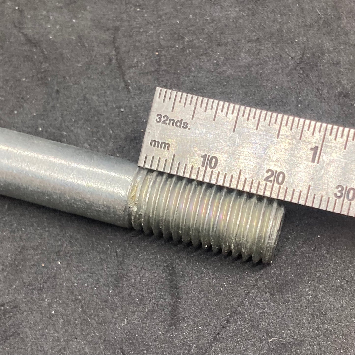 2WD Mounting Stud, short