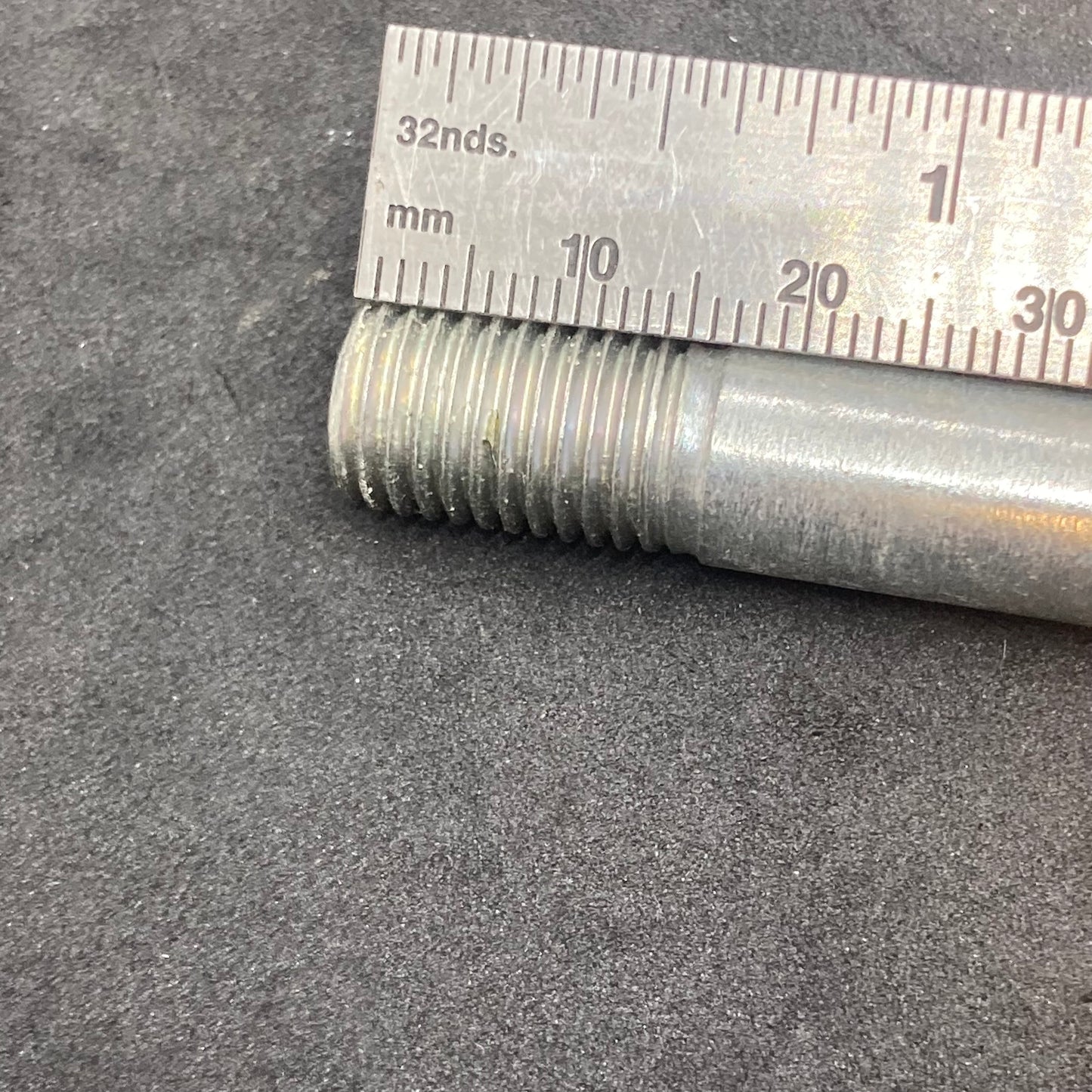 2WD Mounting Stud, short