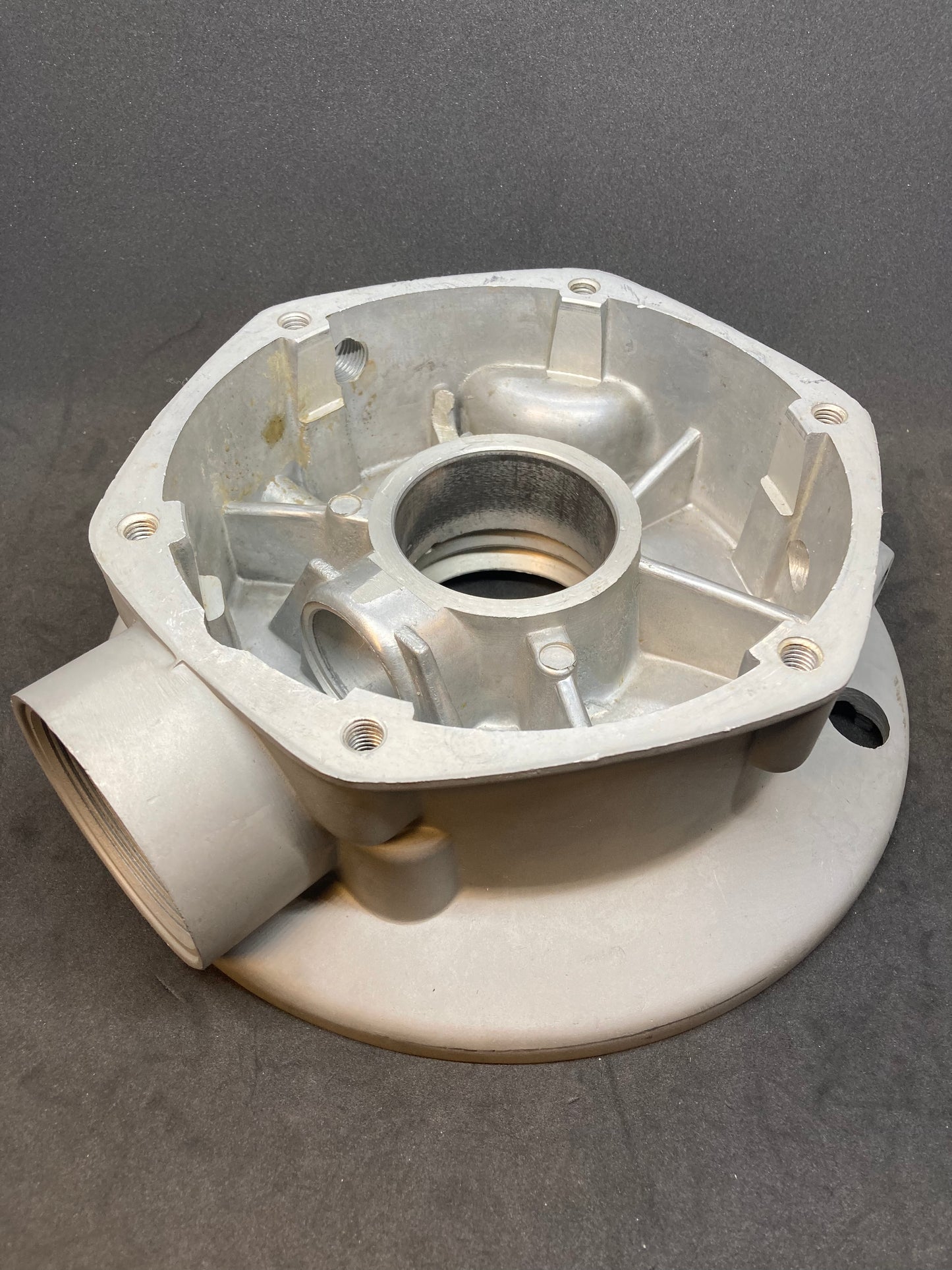 Final drive case for 1WD with drum brake