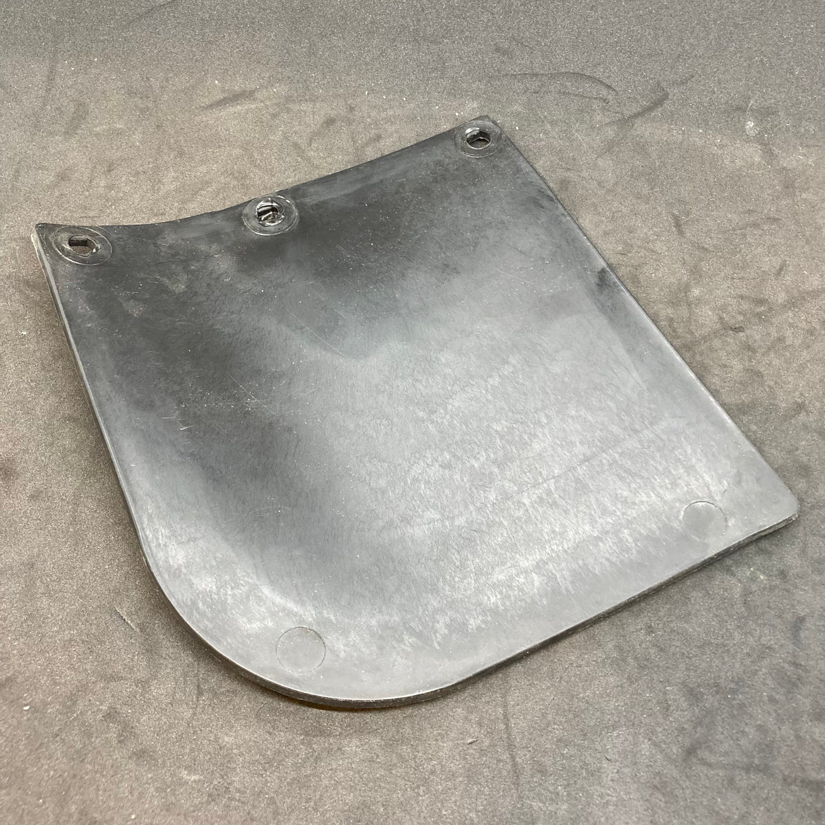 Front mud flap for rear fender